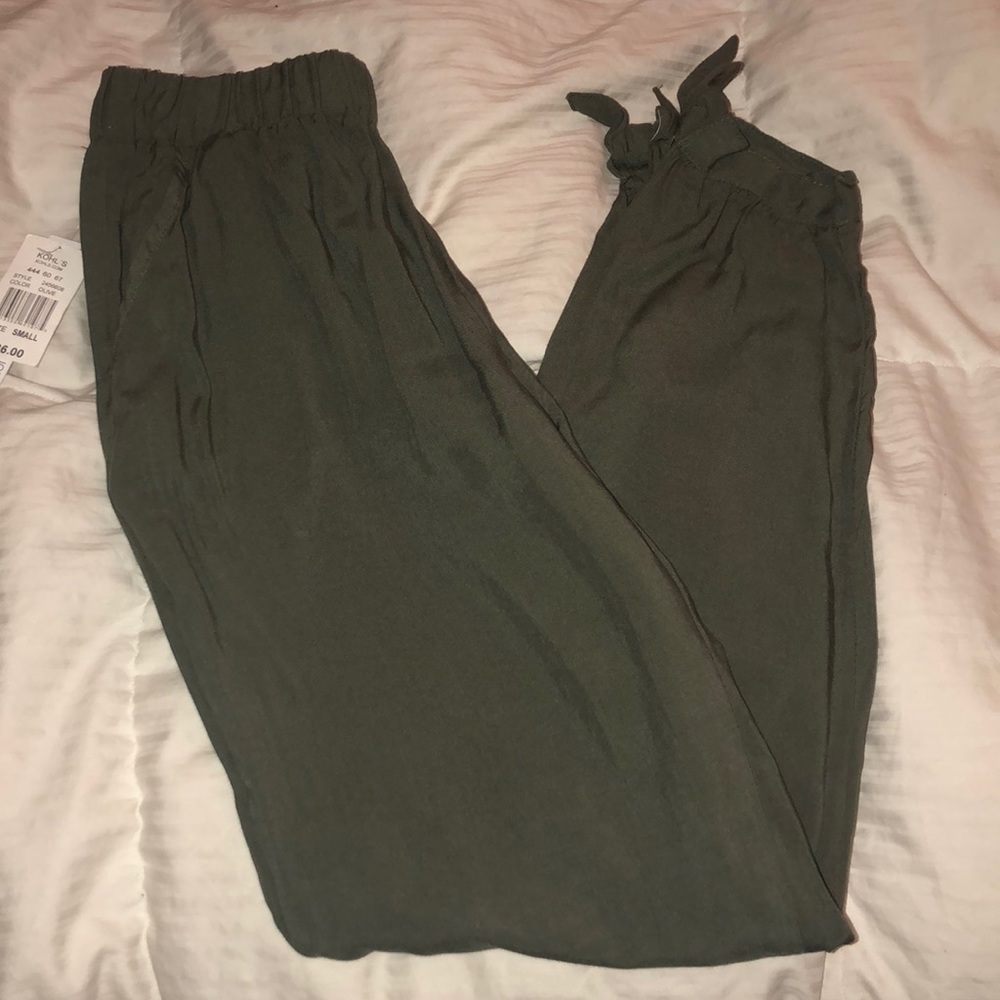 Women’s 100% rayon olive green pants